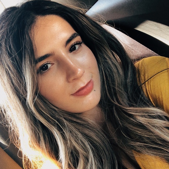 Meet your Posher, Paola - Picture 1 of 1